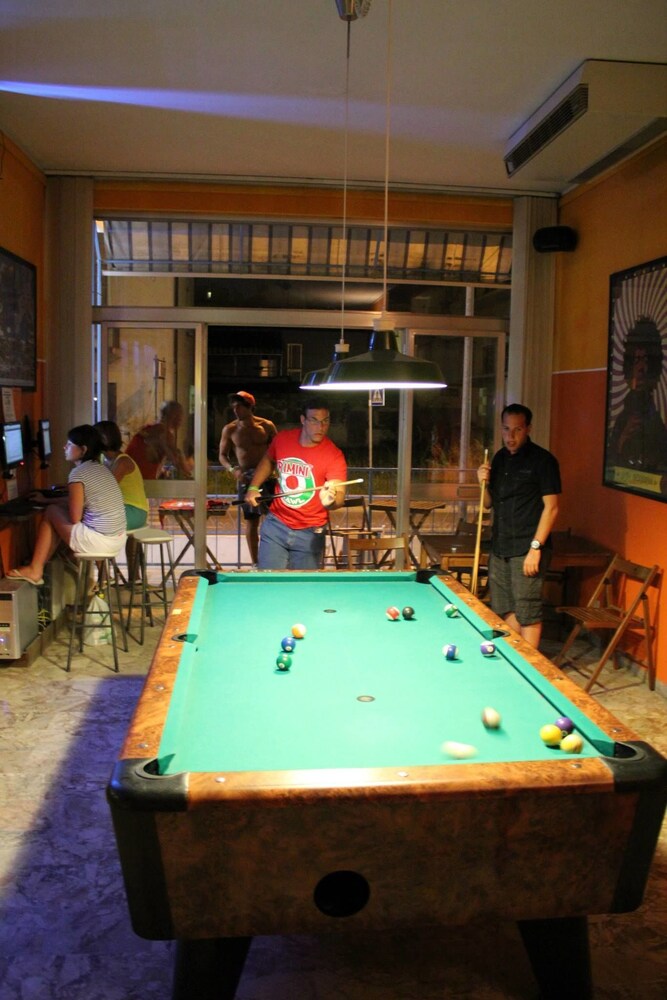 Sunflower Beach Hostal