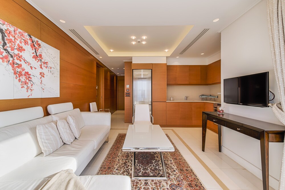 Bellevue On The Beach Suites