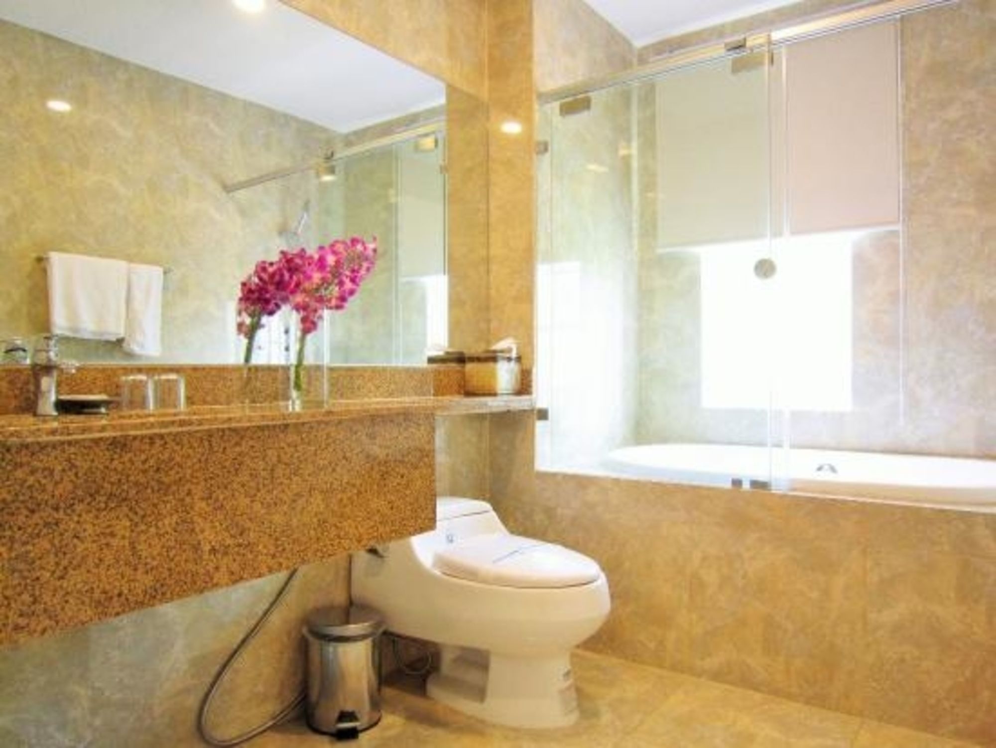Nhat Yen Hotel HCM