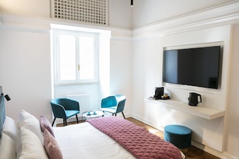 Casa Bella Adriano Temple