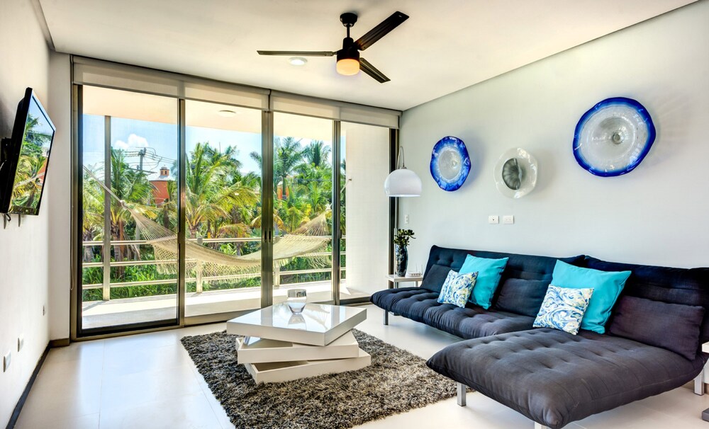 Acacia Luxury Condominiums