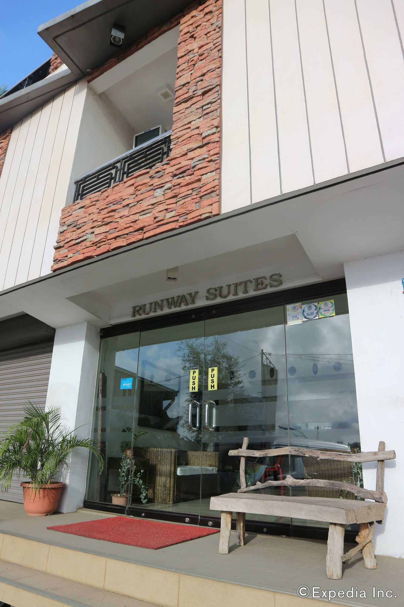 Runway Suites