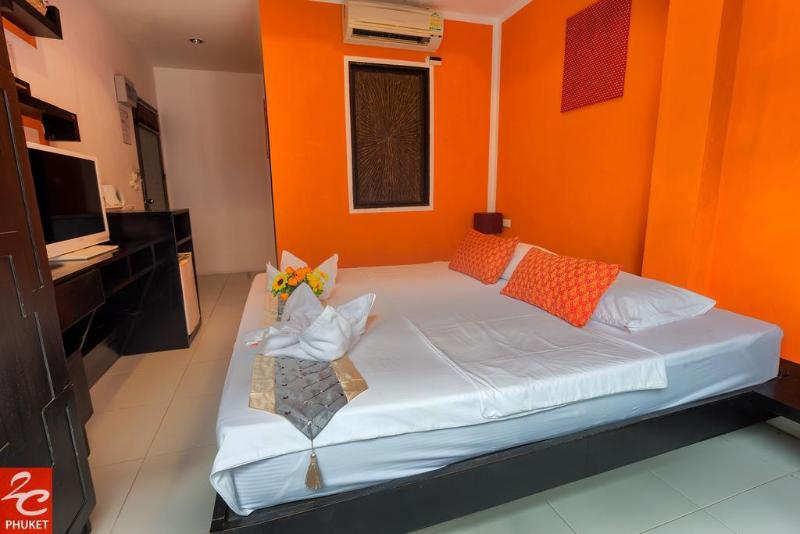 Cocoo-N Beach Hotel
