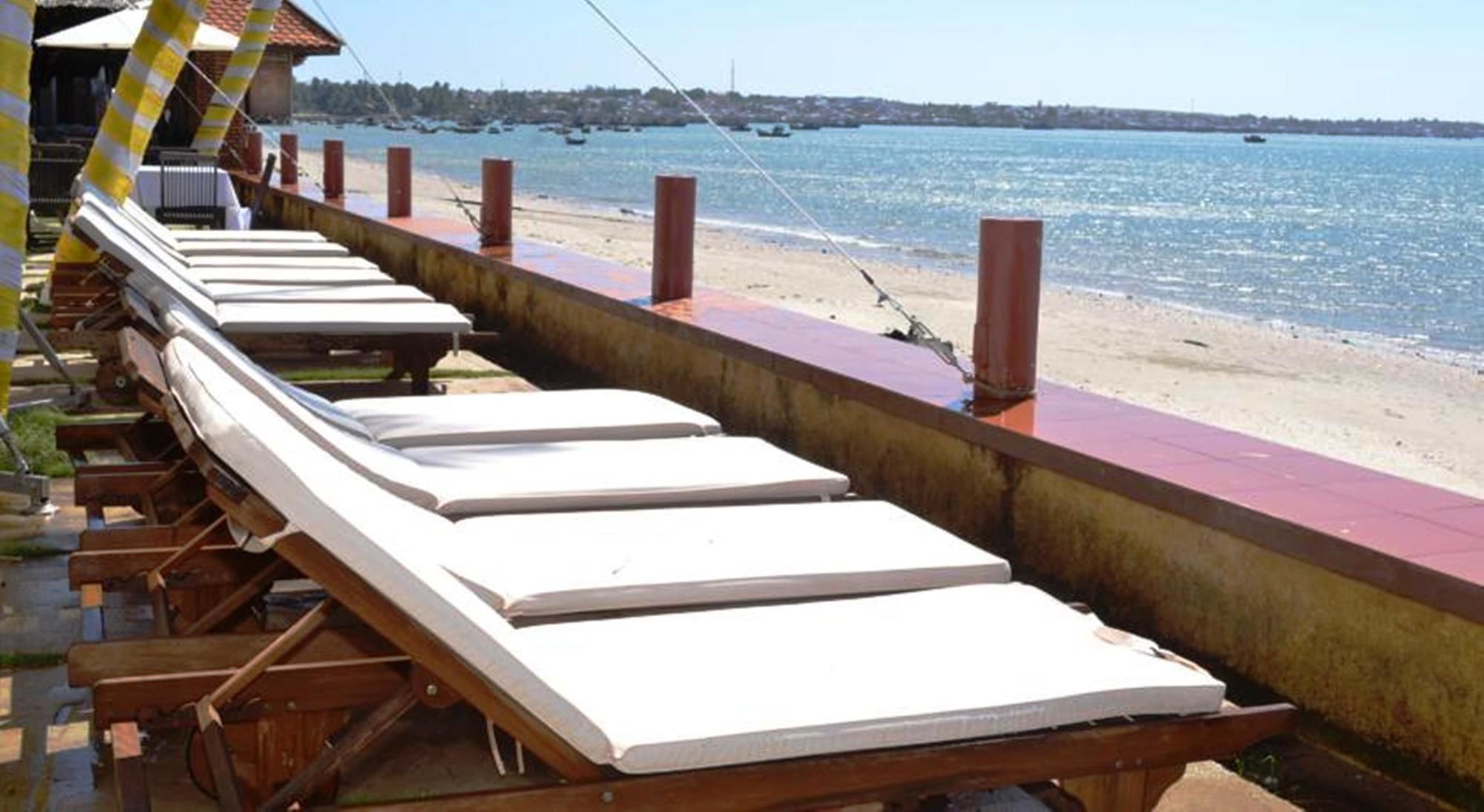 Golden Sail Beach Hotel