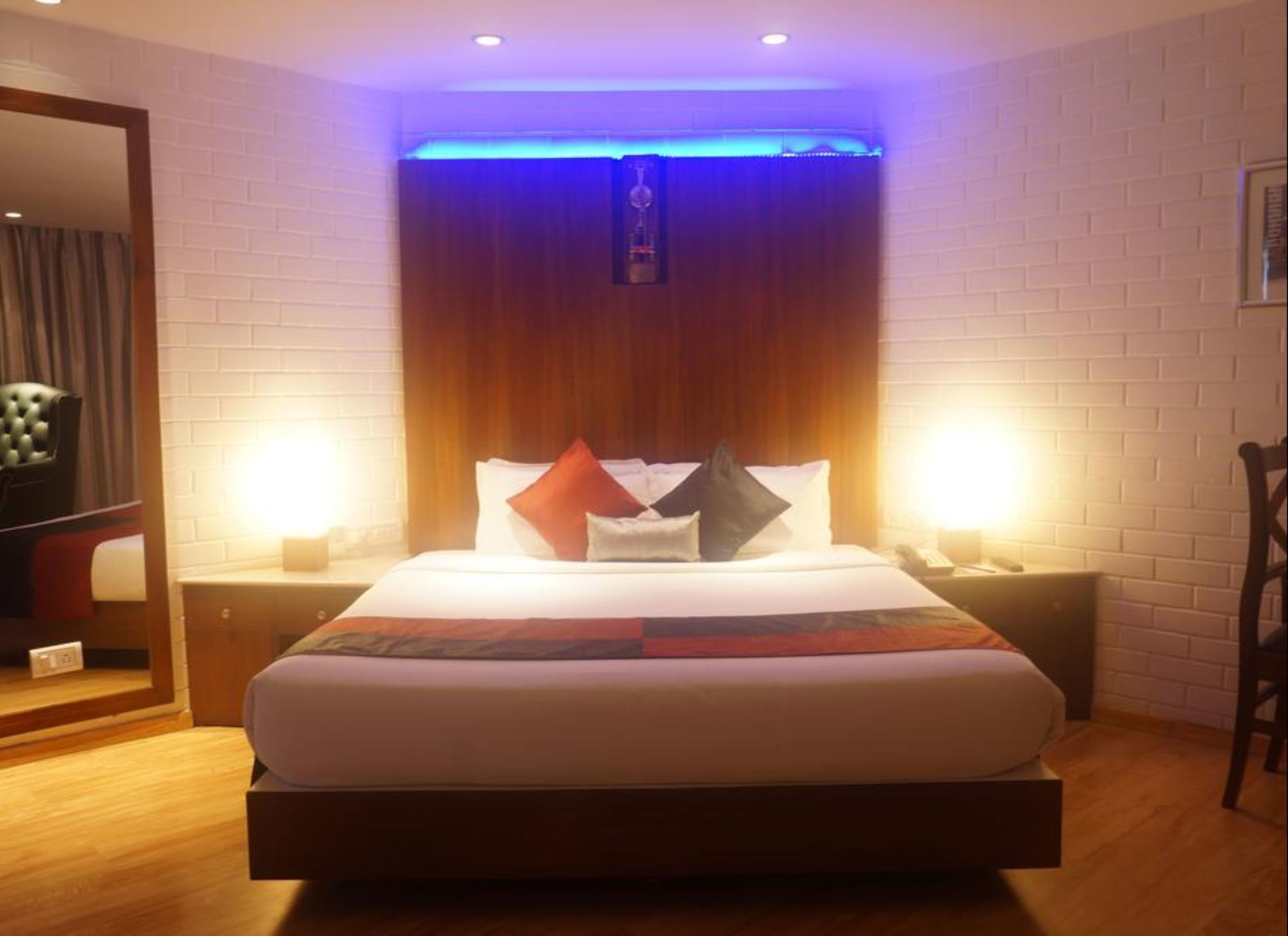 Sfo Hotel & Suites