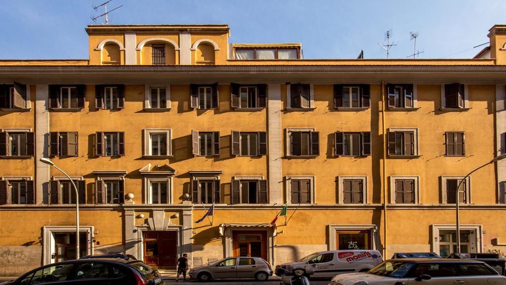 Crossroad Hotel