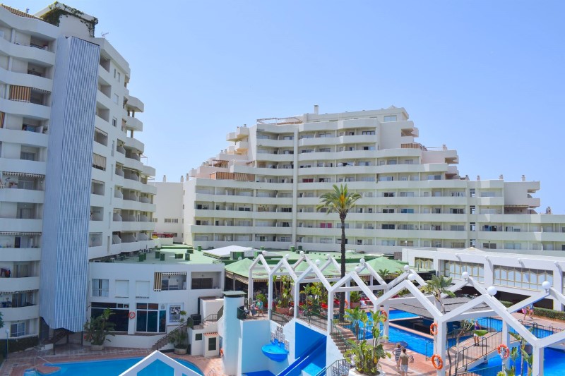 Apartamentos Benalbeach Group