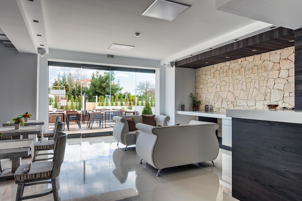 Lagaria Hotel & Apartments