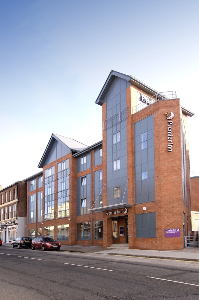 Premier Inn Chester - Railway Station