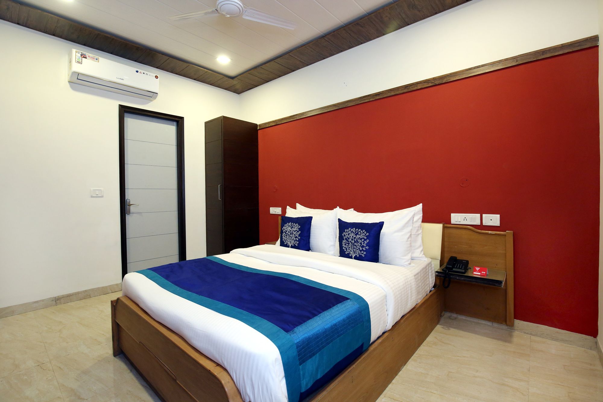 Hotel Seven by OYO Rooms