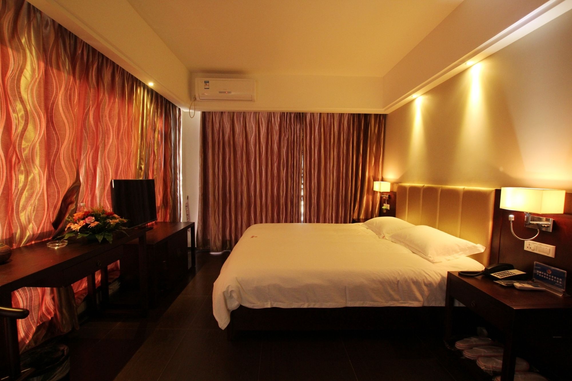 Yangshuo Spring Hill Hotel