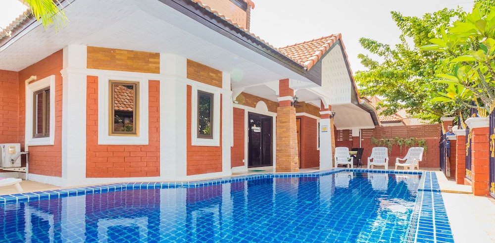 Pattaya Holiday House