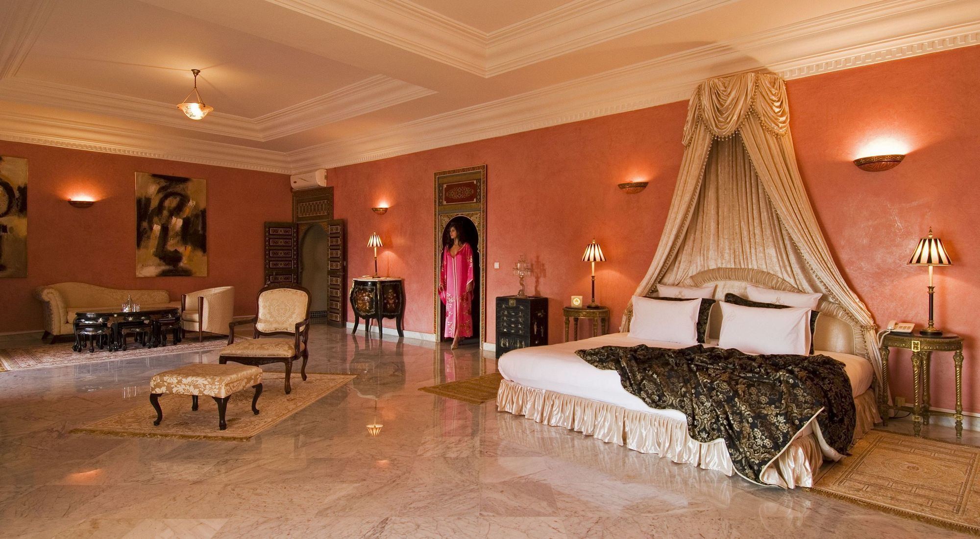 L Mansion
