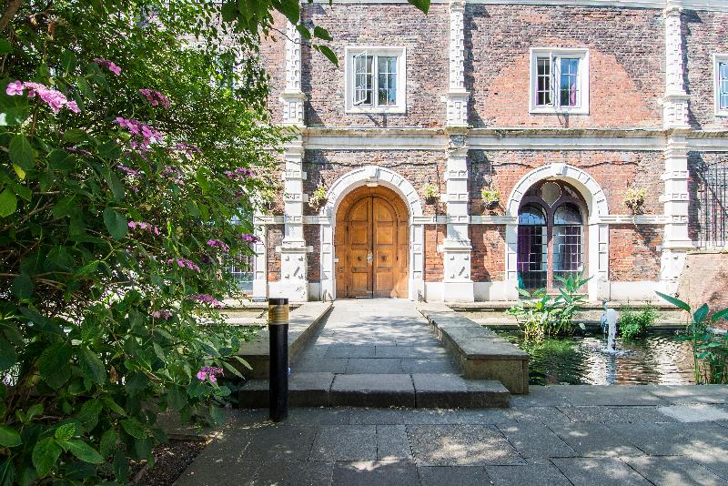 Safestay London Kensington Holland Park