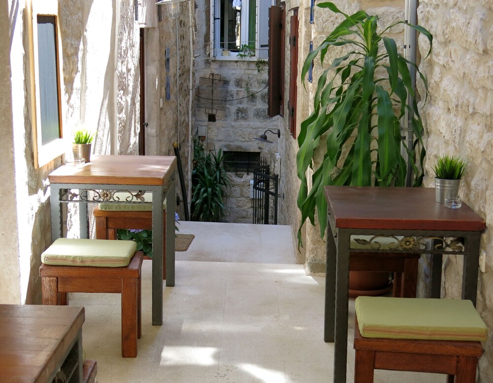 Guest House Tiramola