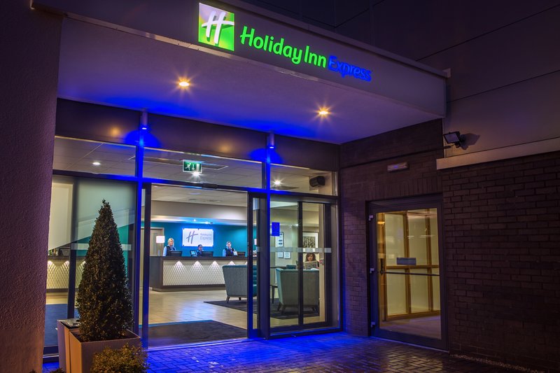 Holiday Inn Express Manchester Airport