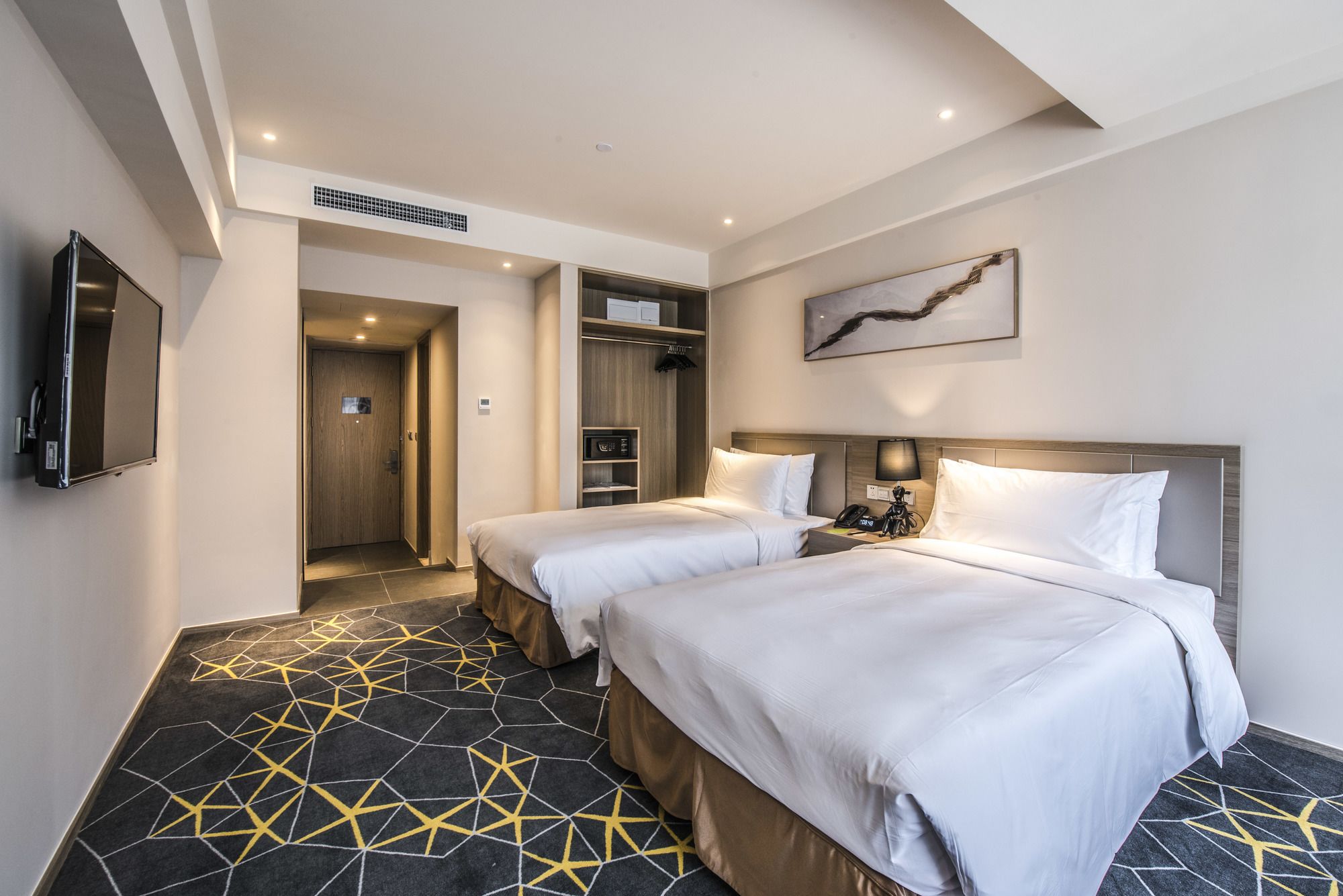 Q-Box Hotel Shanghai Sanjiagang