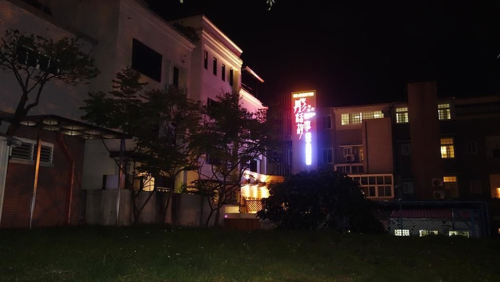 Tong's Story Paternity B&B
