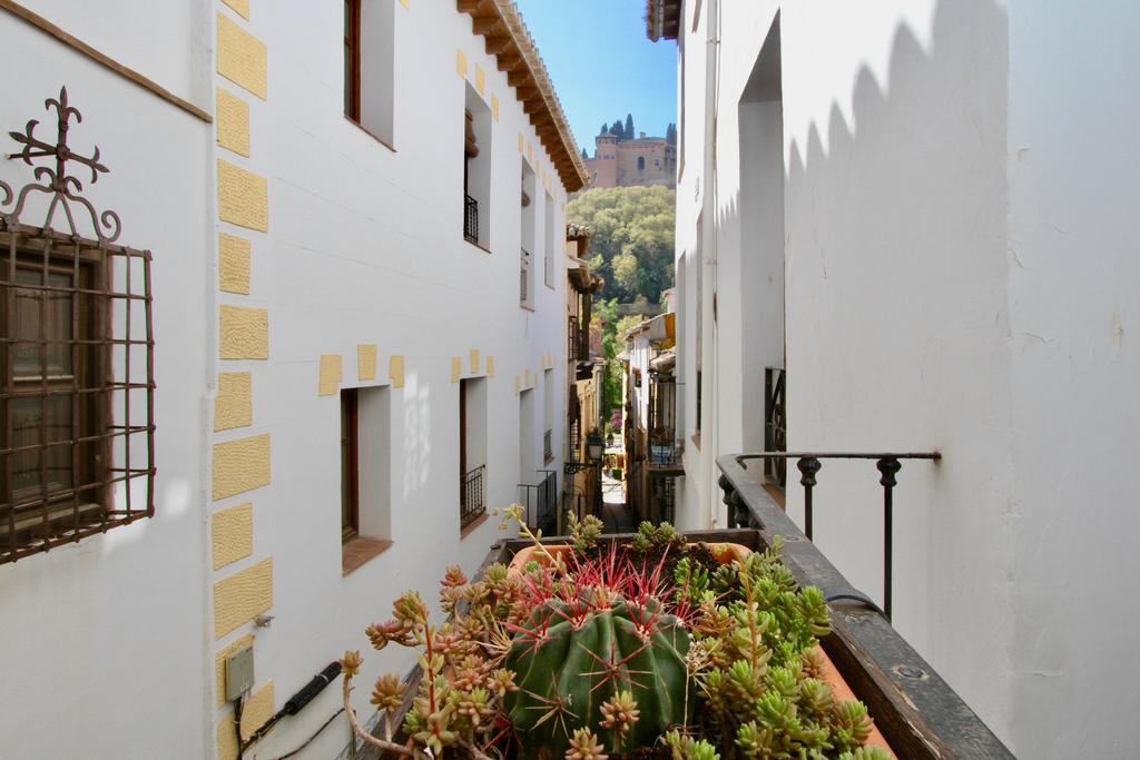 Apartmentos Paseo de Los Tristes