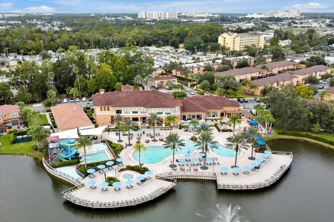 Regal Oaks Resort Vacation Townhomes by IDILIQ