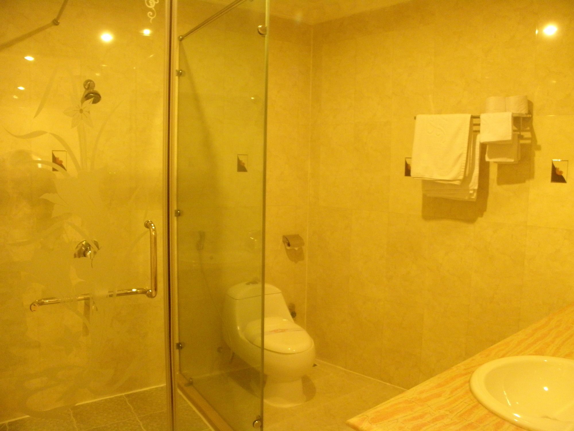 Fortune 700 Hotel