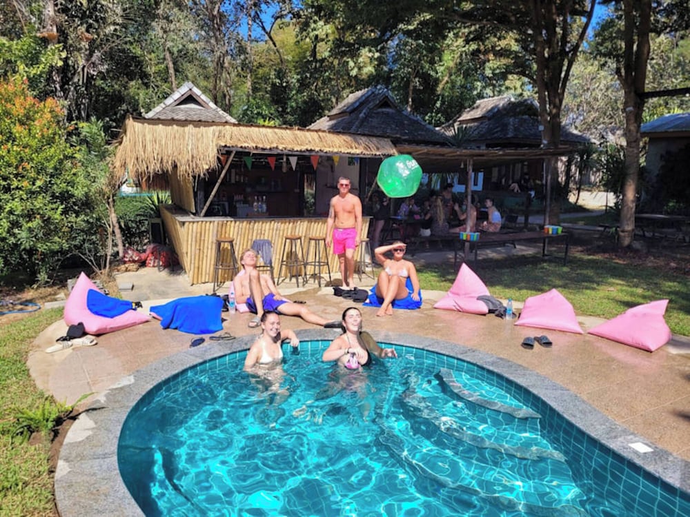 Mad Monkey Hostel Pai