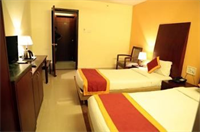Hotel Hollyhock