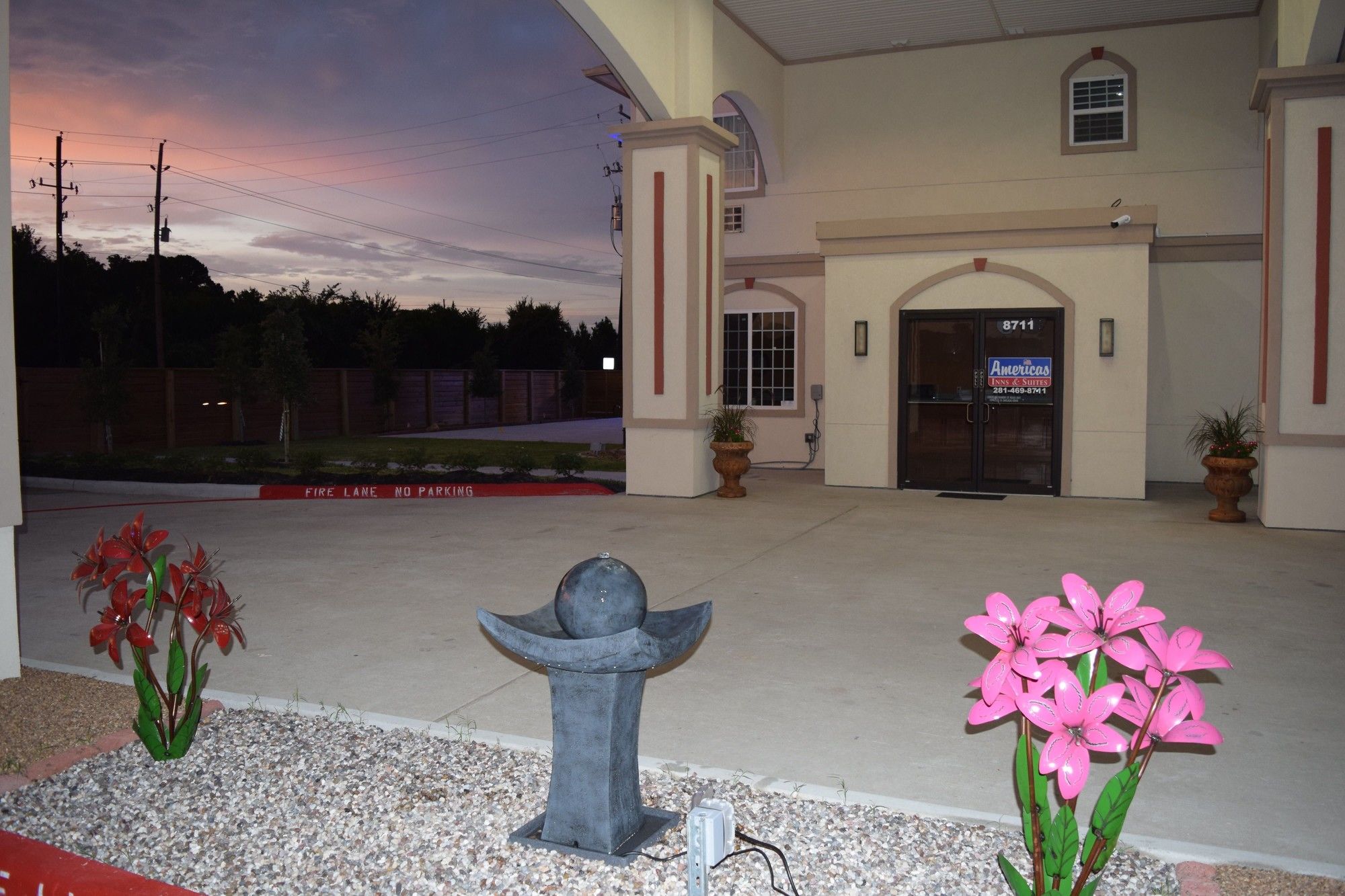 America's Inns & Suites Willowbrook