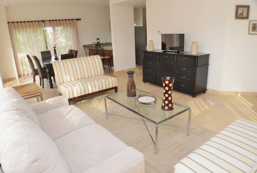 Acqua Residences by Alamo Vacation Homes