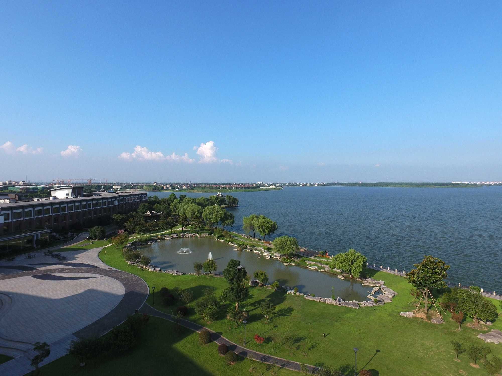 Tongli Lakeview Hotel