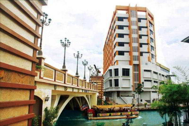 Tun Fatimah Riverside Hotel