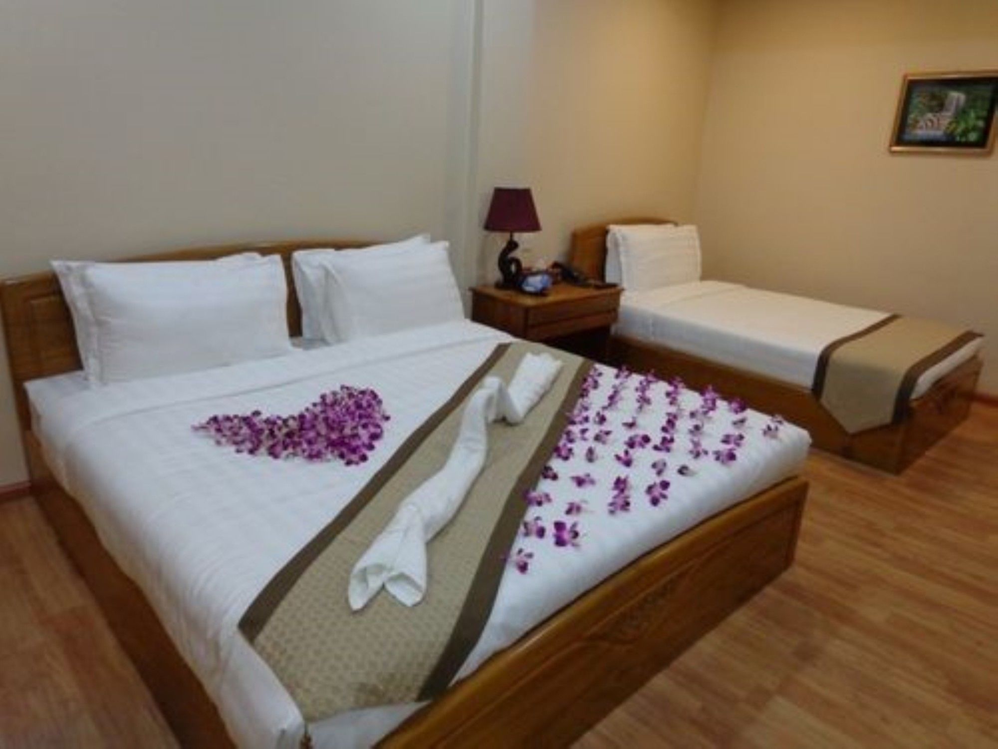 Royal Khattar Hotel