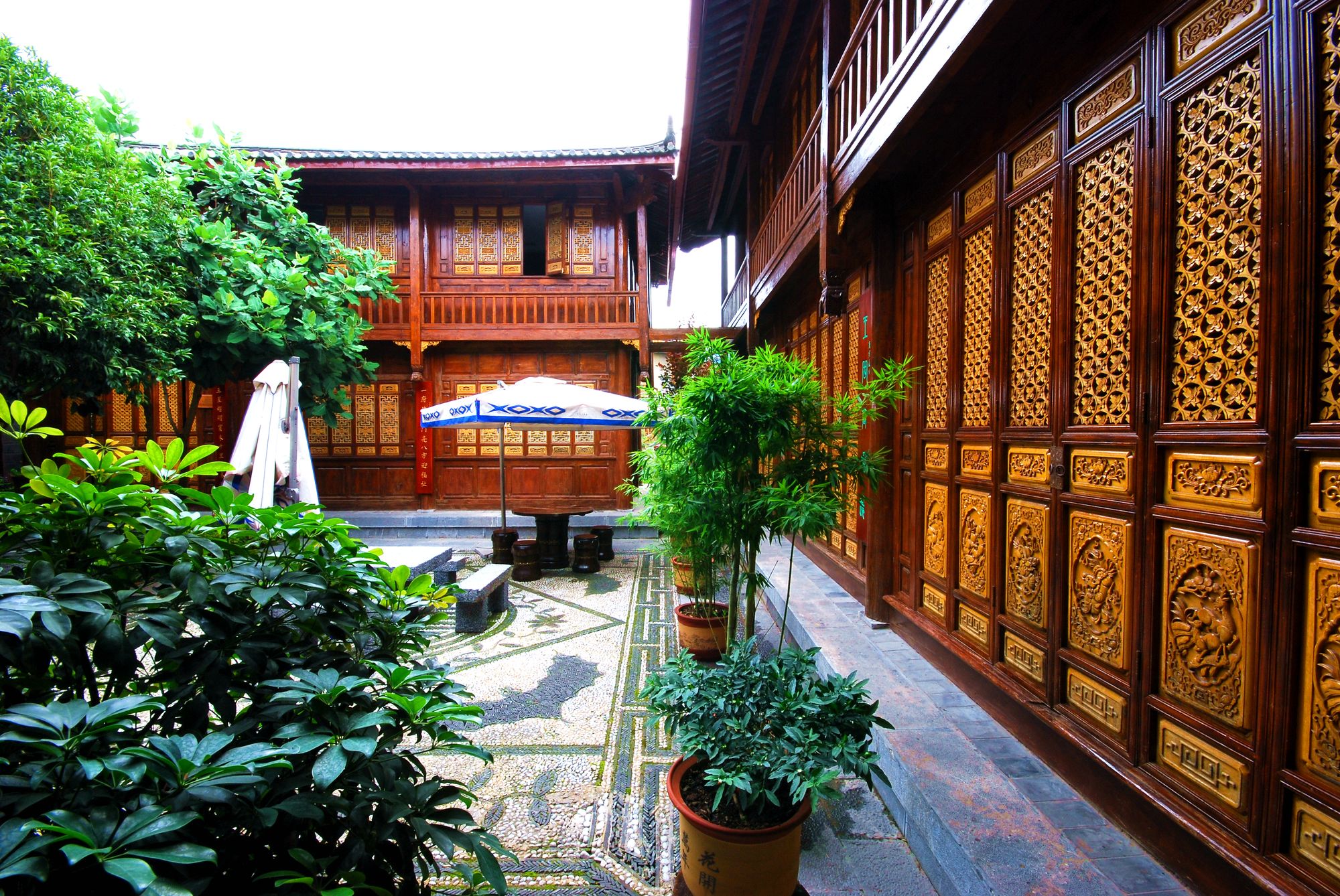Lijiang Golden Path Hospitality Hotel