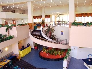APM Inn & Suites