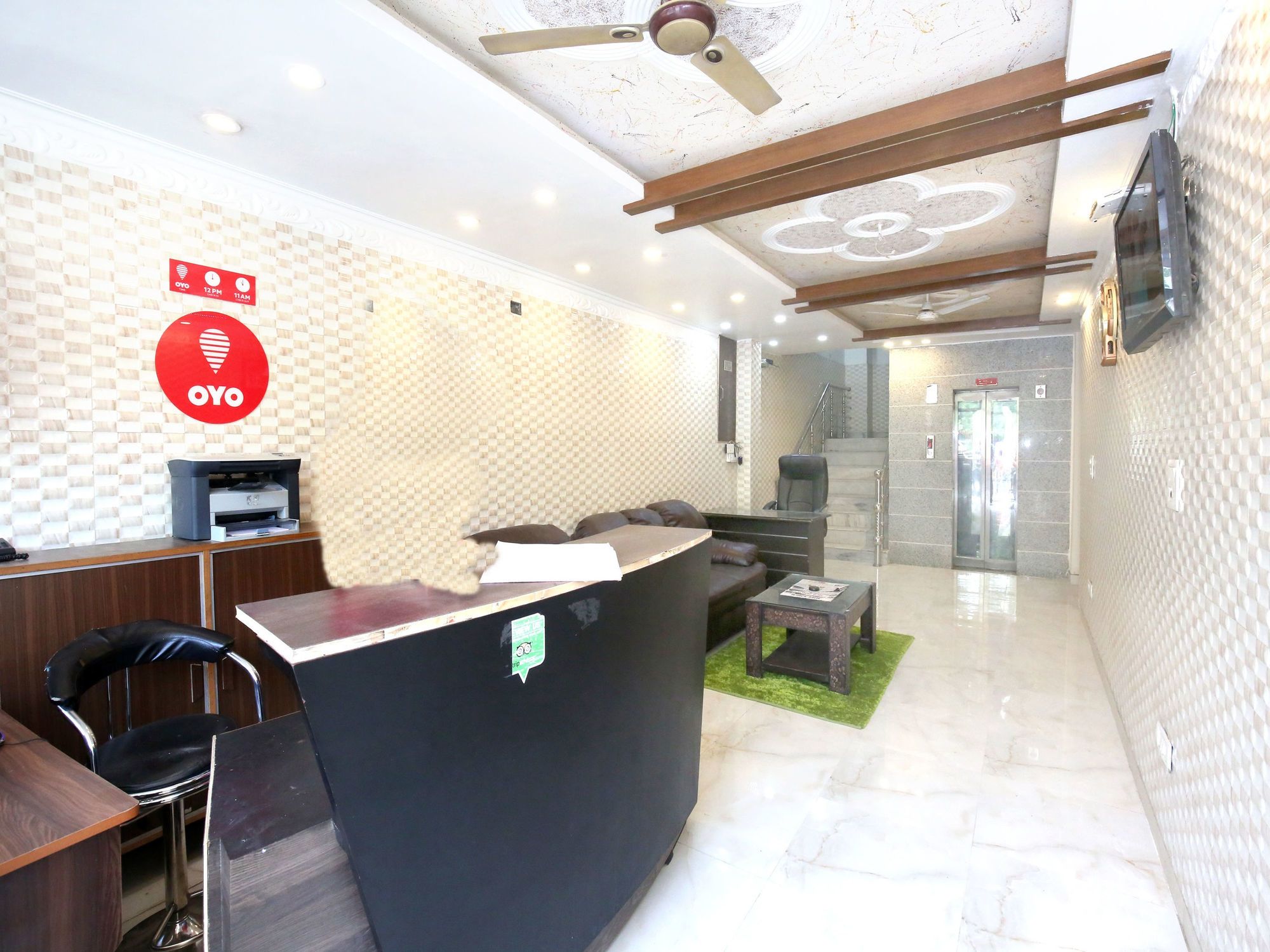 Hotel Modern Palace by OYO Rooms
