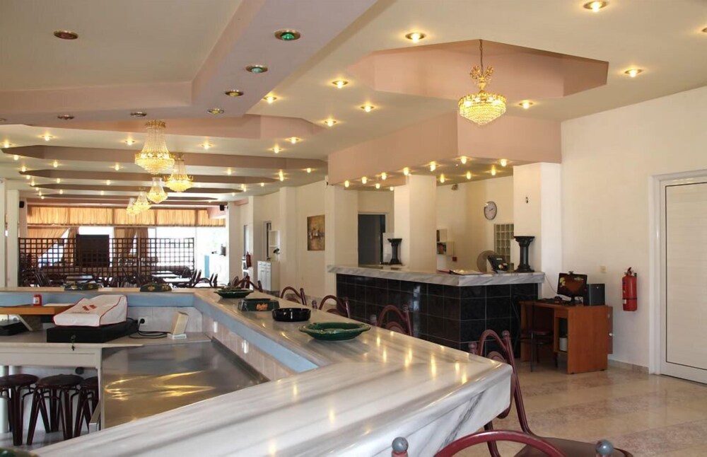 Lagonas Beach Hotel
