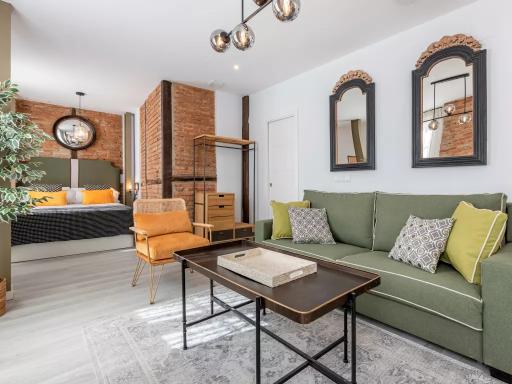 Apartamentos Puerta Elvira Suites 3000