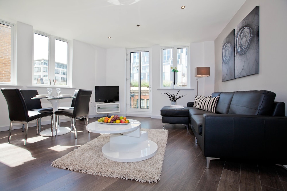 One White's Row Apartments
