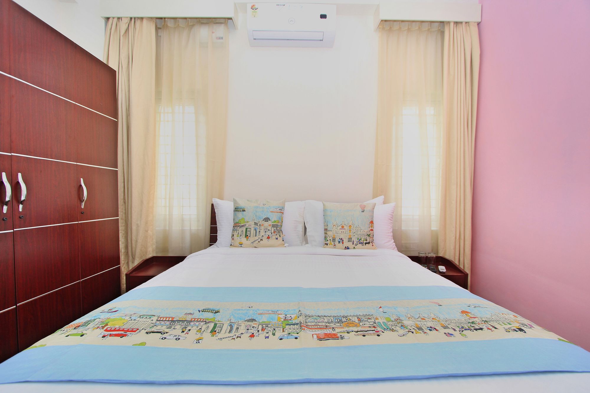 Smile Hotels by OYO Rooms