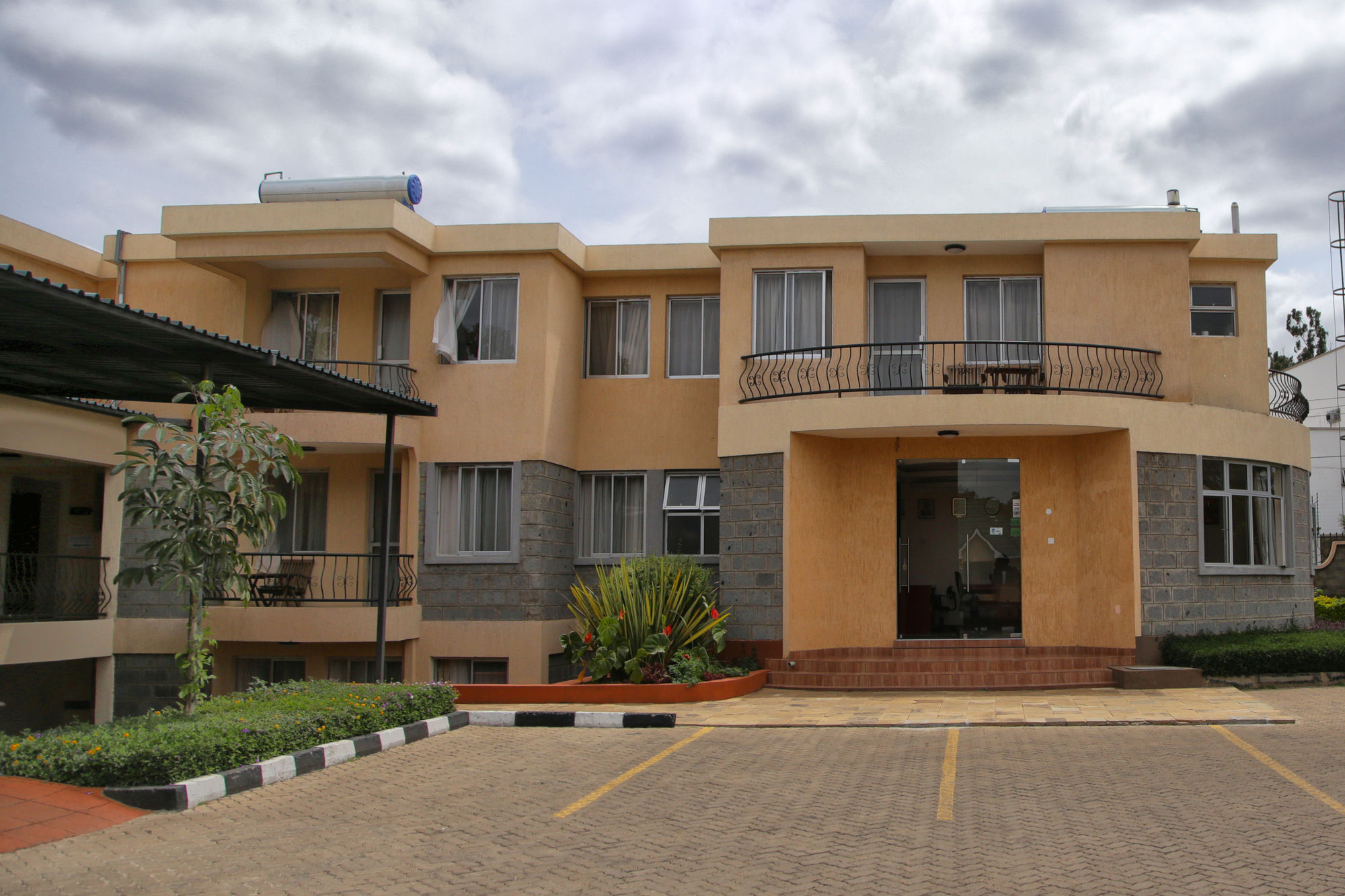 Longview Suites Hotel