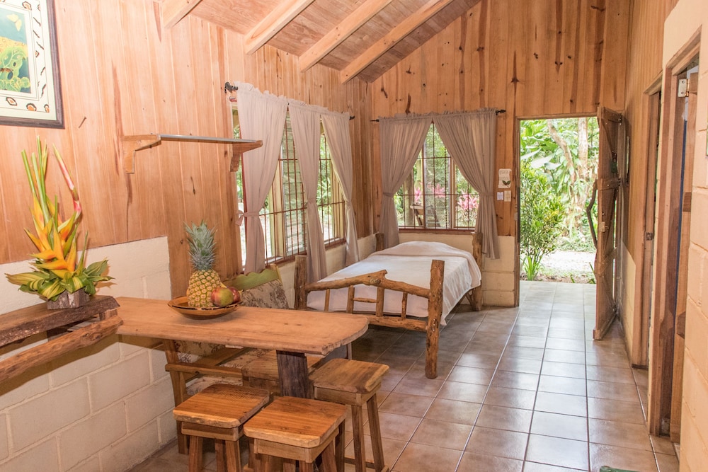 Arenal Oasis Eco Lodge & Wildlife Refuge