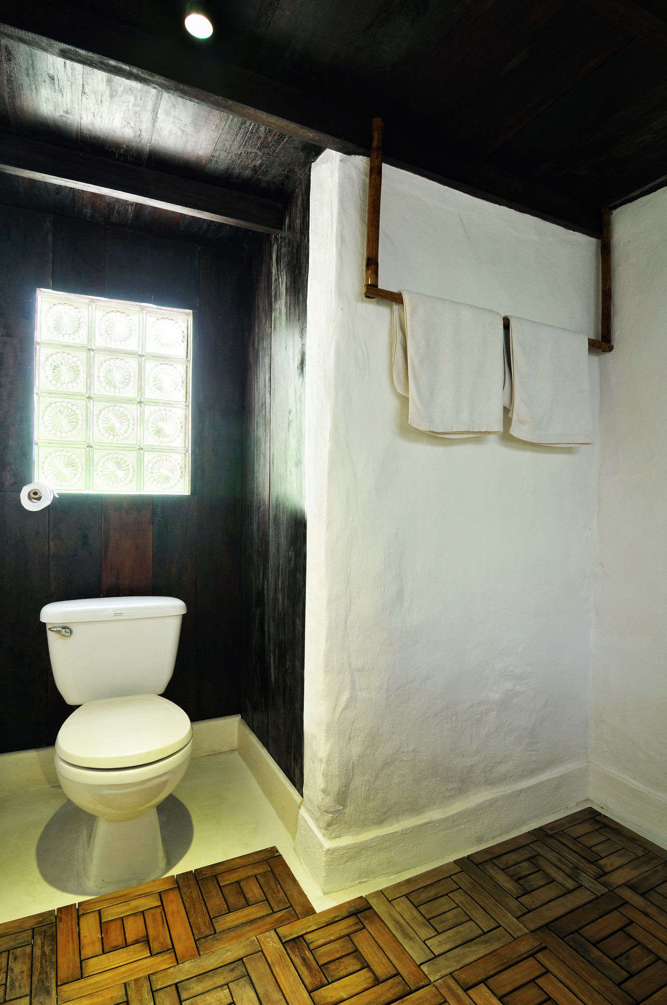 Kamu Lodge