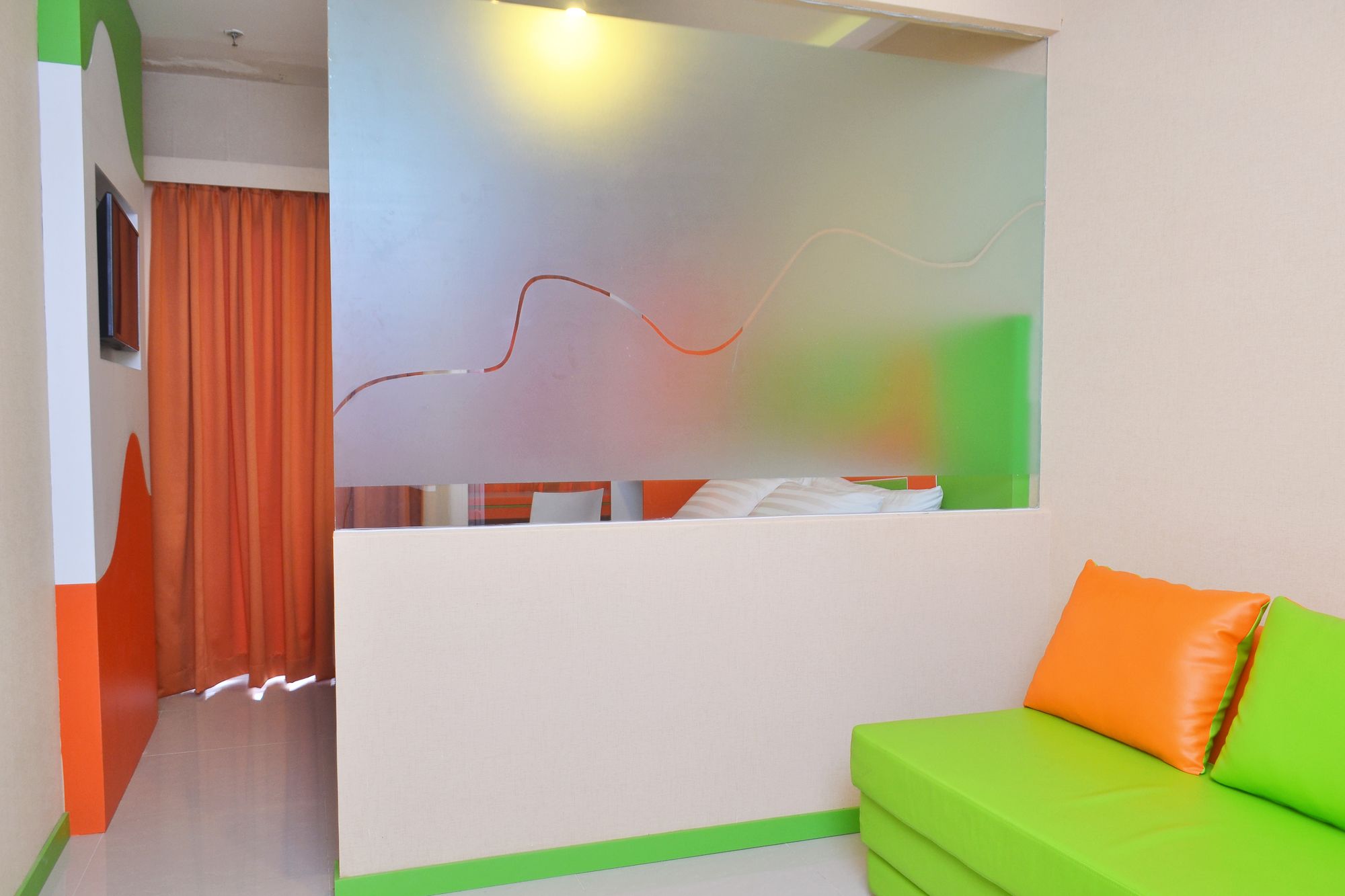 Titanium Express HomTel