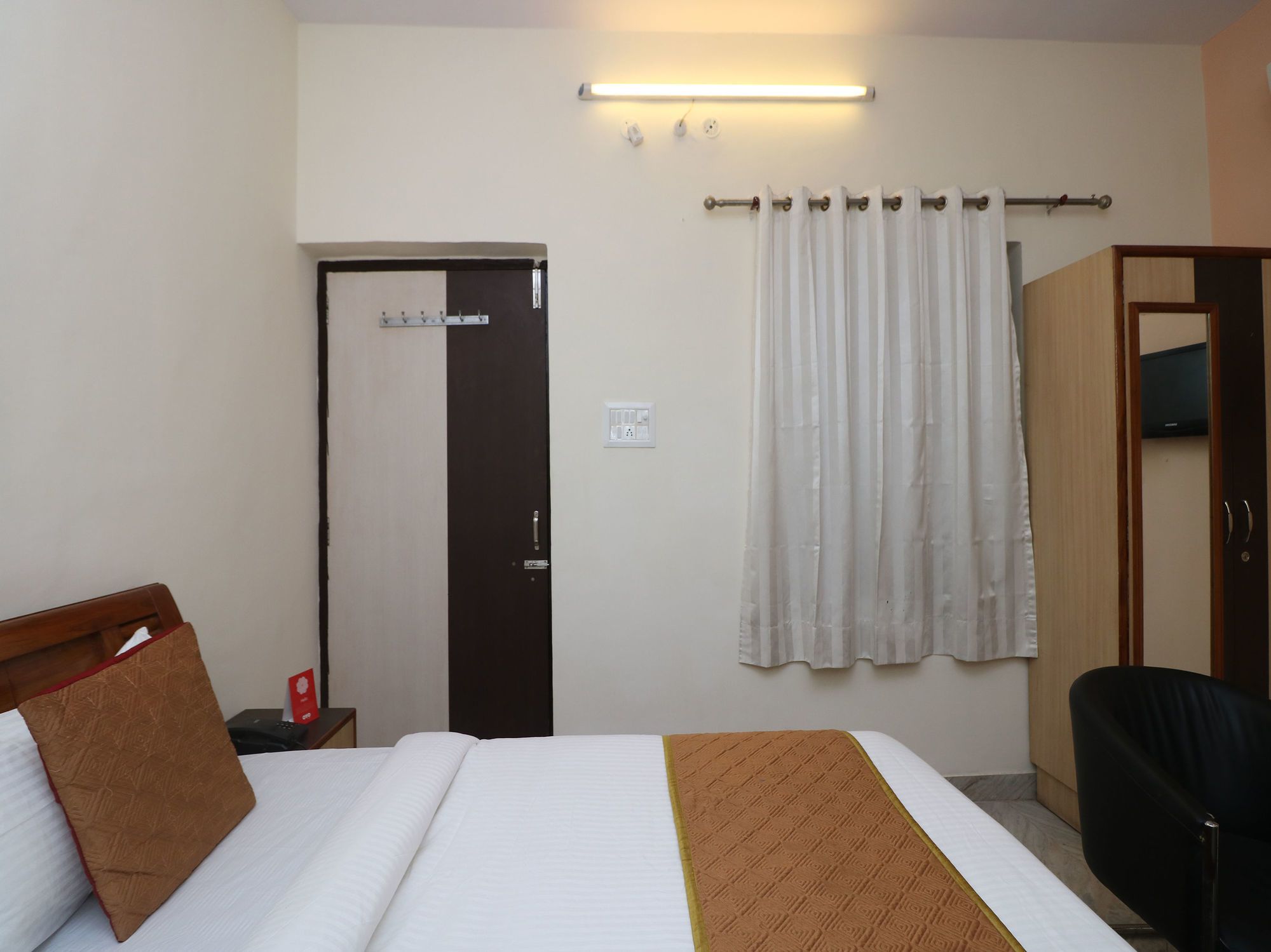 Hotel Dhruv Restaurants & Bar