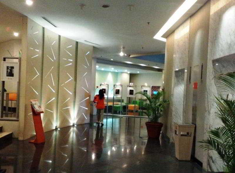 Harris Tebet