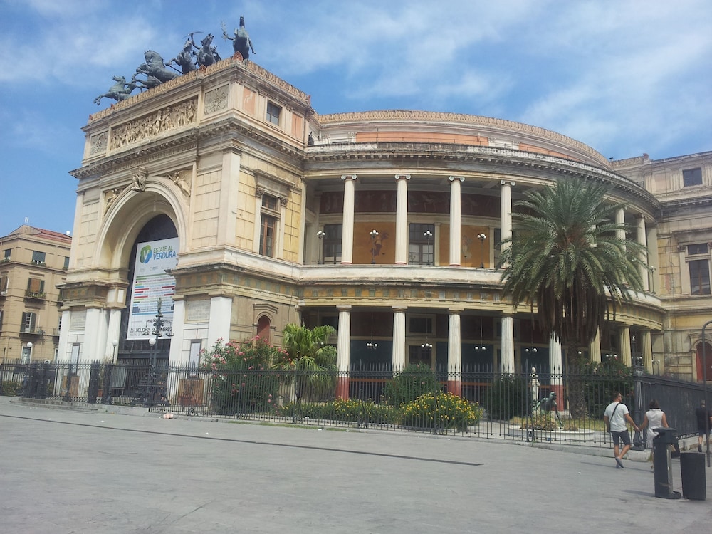 B&B PALERMO DIETRO IL POLITEAMA