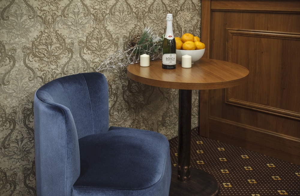 Esquire Hotel