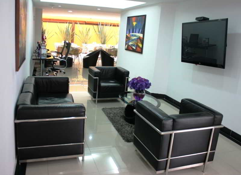Hotel Regency Suites La Feria