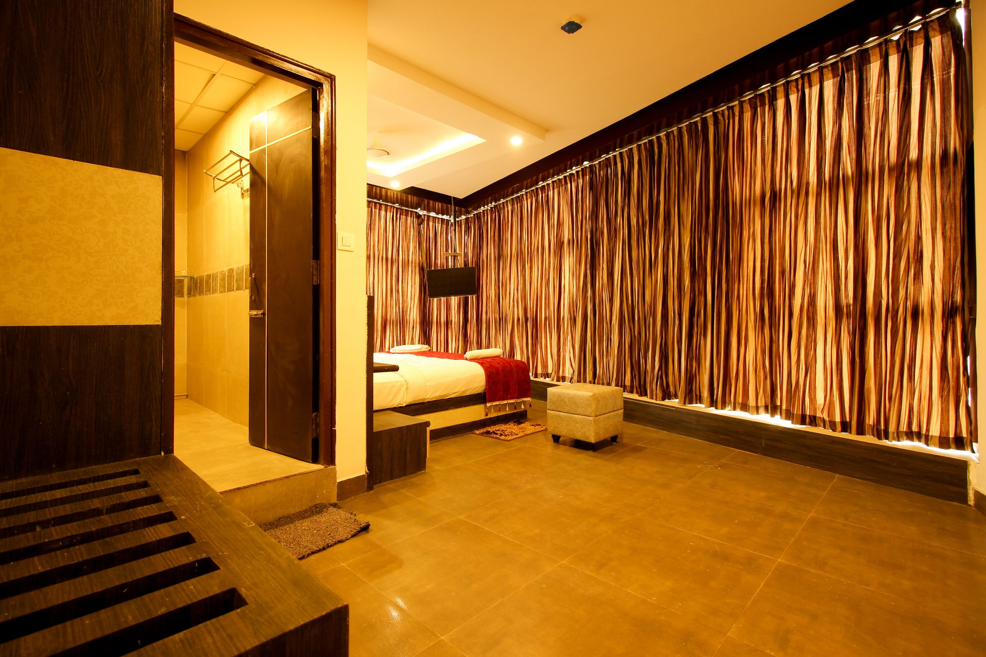 Checkin Regency By OYO Rooms