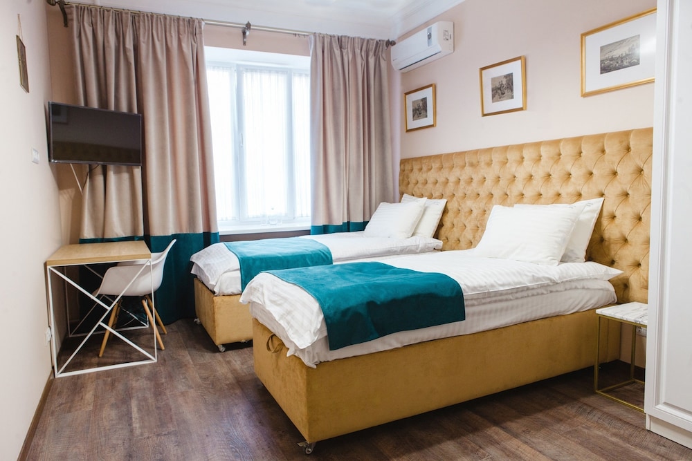 Live Here Hotel